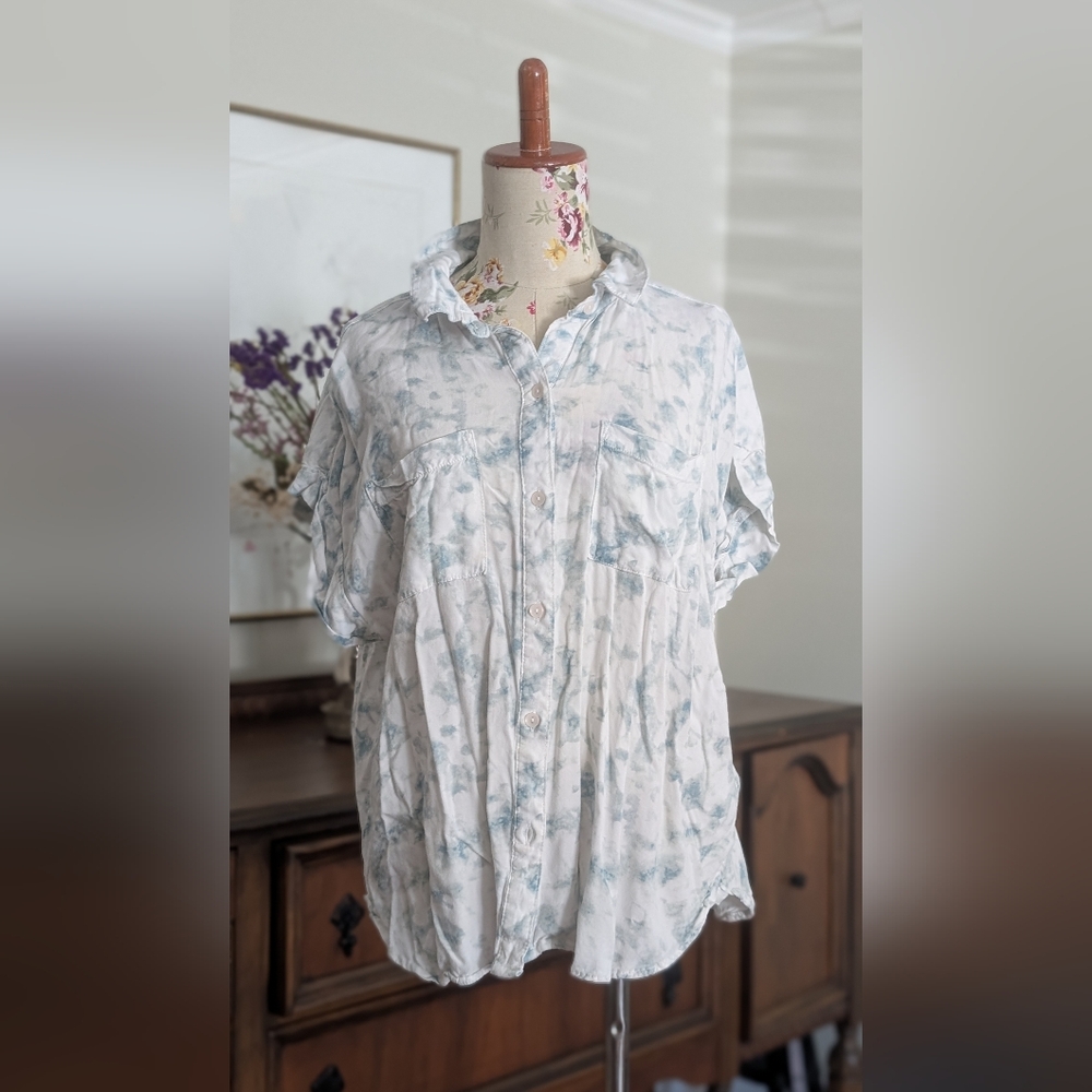 Jordache Light Blue and White Button-Down Shirt